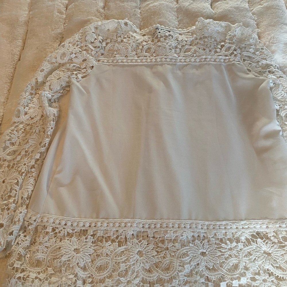 Fancyqube White Lace Detail Top